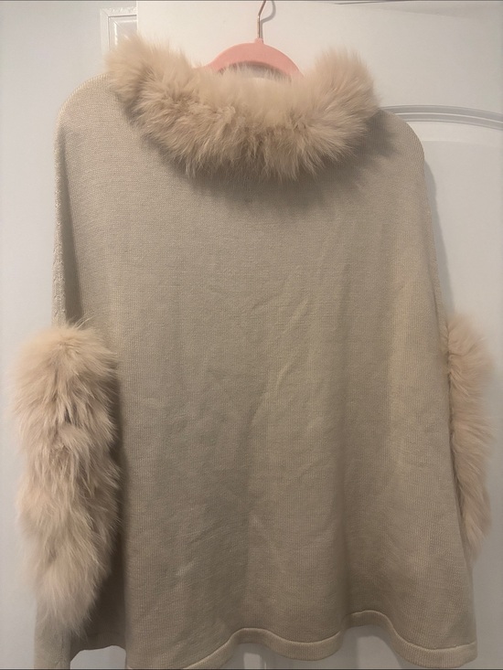 Sweaters - Women's Sweater Cape with real fox fur trim